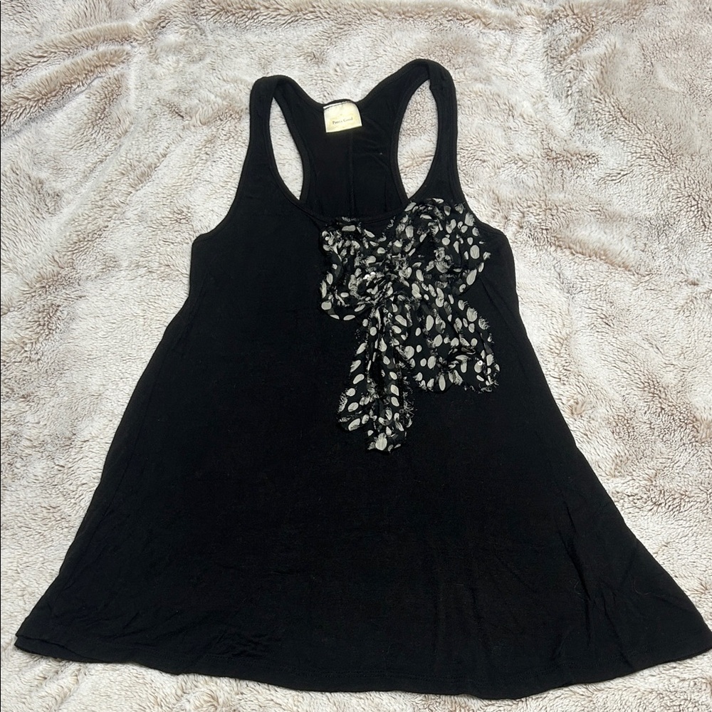 Sleeveless Top with Ribbon Accent